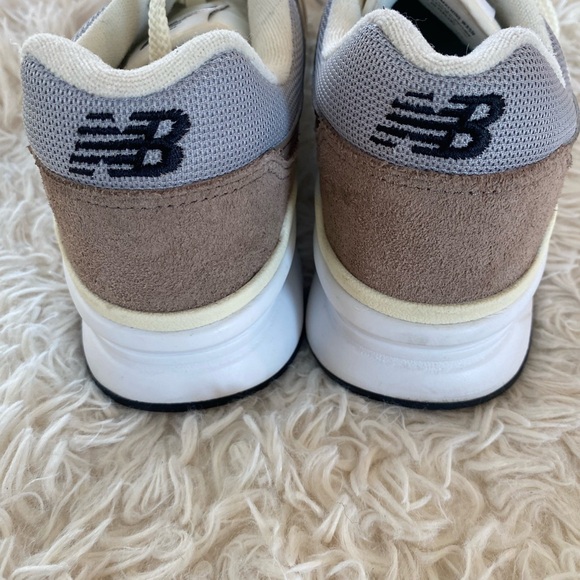 New Balance Men's 997H V1 Classic Sneaker 11US gray/brown - Picture 2 of 9